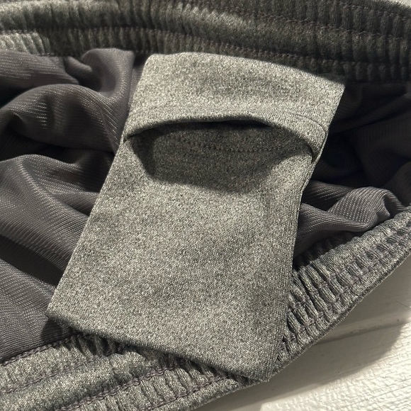 Men’s Old Navy Rec Tech Performance Gear Shorts - Picture 3 of 5